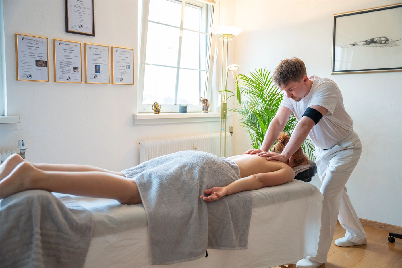 Heilmassage durch Domenic Hacker in 1080 Wien